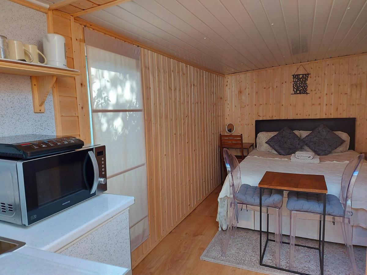 Pretty Studio With A Private Terrace 런던 외부 사진